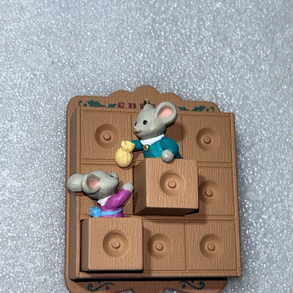 Sister To Sister Christmas Ornament - Picture 4 of 6